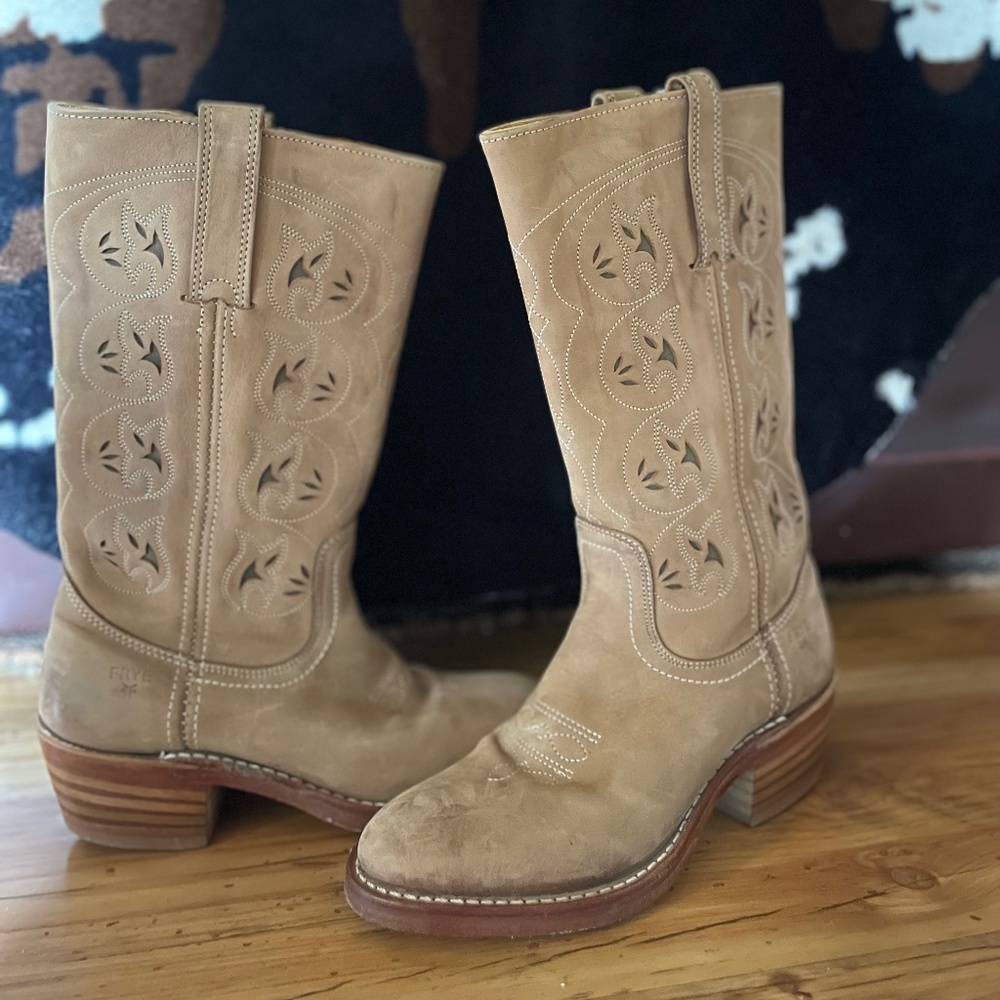 FRYE ladies “Austin” boot